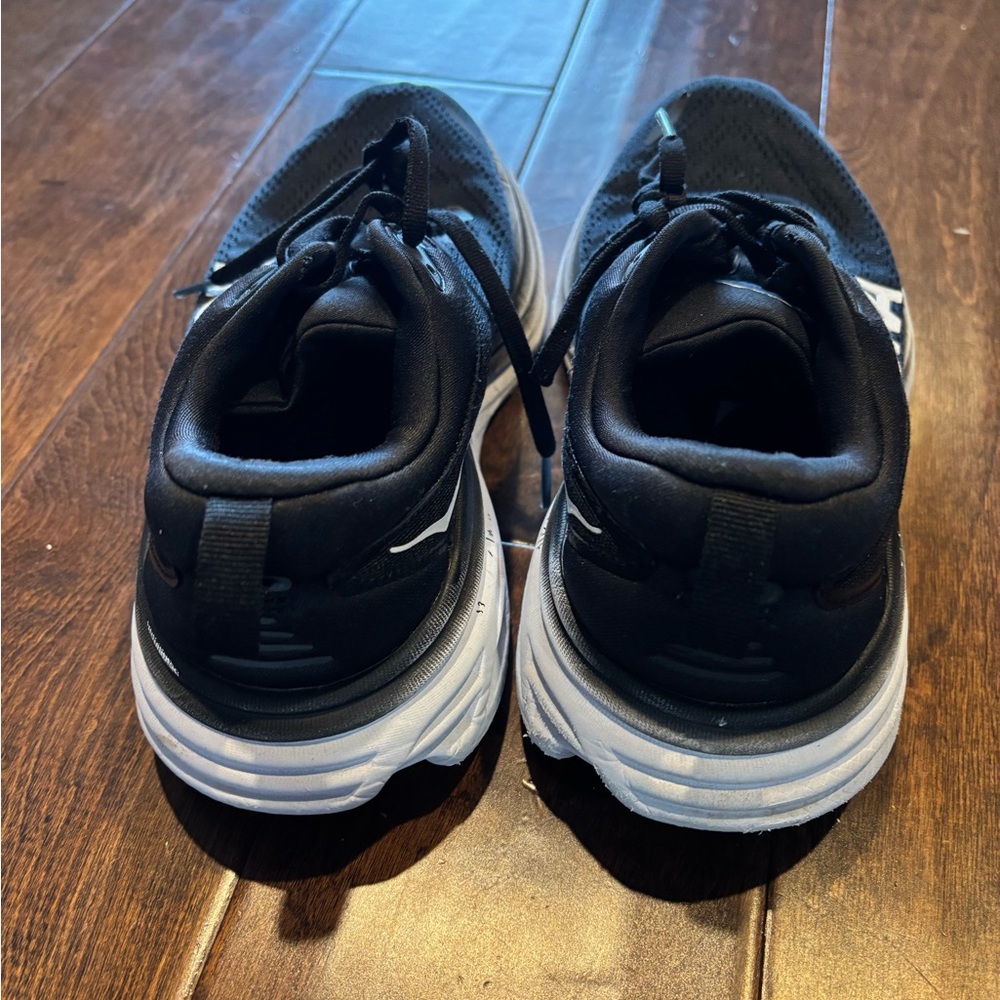 Hoka Women’s Black and White Bondi Shoes sz 7.5 wide - Picture 4 of 6